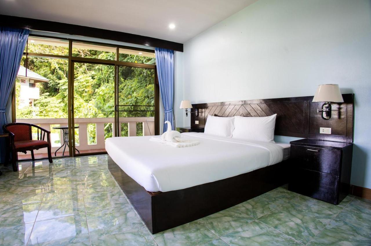 Riviera Patong Hotel Exterior photo